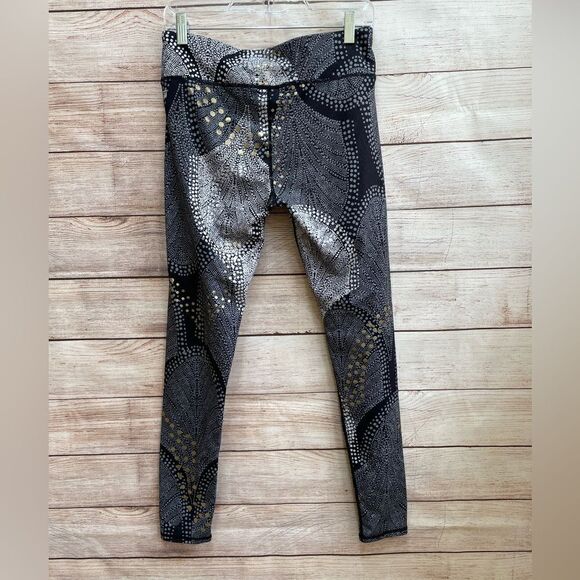 FABLETICS LEGGINGS IN BLACK GEOMETRIC PRINT‎ - Picture 5 of 5